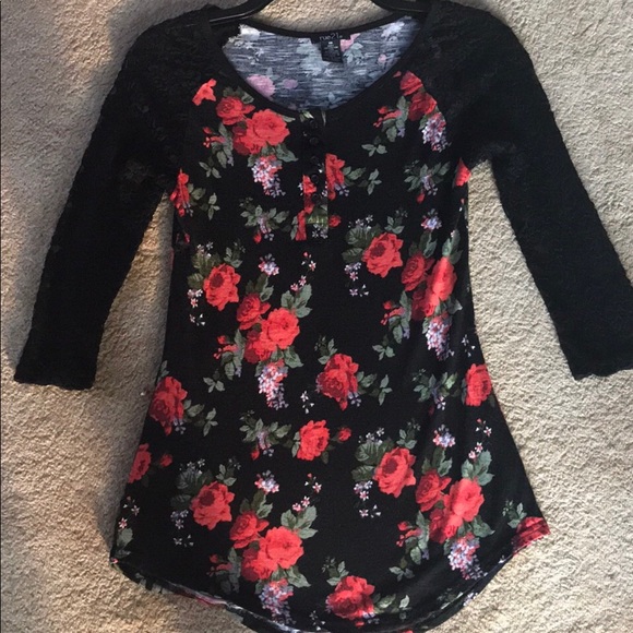 Rue21 Floral Shirt  with Laced Sleeves - Picture 3 of 6